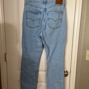 Levi’s straight leg jeans